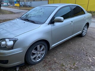 2008 Toyota Avensis II Рестайлинг, серебристый, 775000 рублей, вид 2