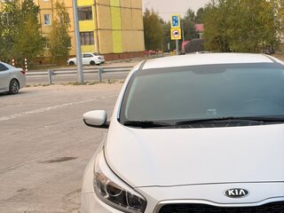 2017 Kia Ceed II Рестайлинг, белый, 1340000 рублей, вид 4