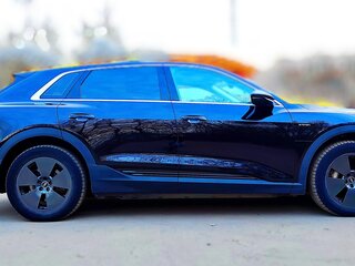 2021 Audi e-tron 50 I, чёрный, 3750000 рублей, вид 3
