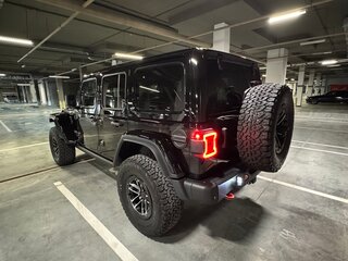 2025 Jeep Wrangler IV (JL) Рестайлинг, чёрный, 8290000 рублей, вид 5