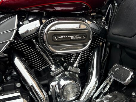 2017 Harley-Davidson Tri Glide, красный, 2600000 рублей, вид 3