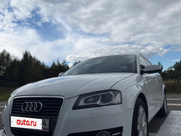 2011 Audi A3 II (8P) Рестайлинг 2, белый, 900000 рублей - вид 1