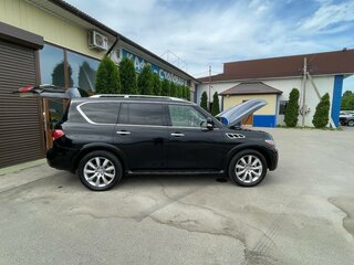 2011 Infiniti QX56 II, чёрный, 2100000 рублей, вид 4