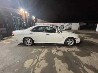 1999 Nissan Laurel VIII (C35), белый, 400000 рублей, вид 3