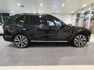 2025 BMW X7 40i I (G07) Рестайлинг, чёрный, 16900000 рублей, вид 4