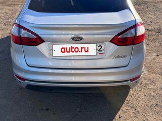 2015 Ford Fiesta Mk6 Рестайлинг, серебристый, 839000 рублей, вид 4