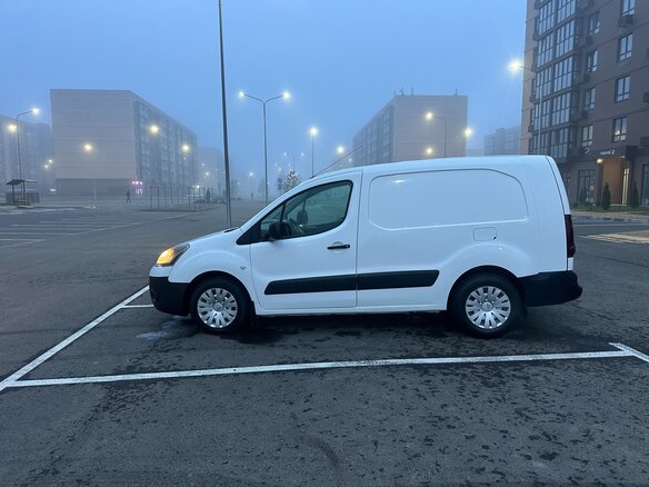 2013 Citroen Berlingo II Рестайлинг, белый, 649000 рублей - вид 9
