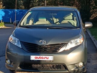 2011 Toyota Sienna III, зелёный, 2300000 рублей, вид 1