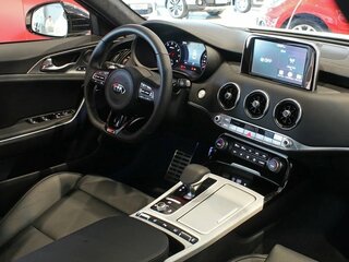 2018 Kia Stinger I, серебристый, 4000000 рублей, вид 3
