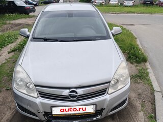 2010 Opel Astra H Рестайлинг, серебристый, 370000 рублей, вид 2