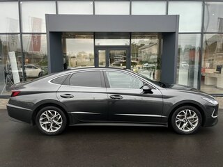2021 Hyundai Sonata VIII (DN8), серый, 2200000 рублей, вид 4
