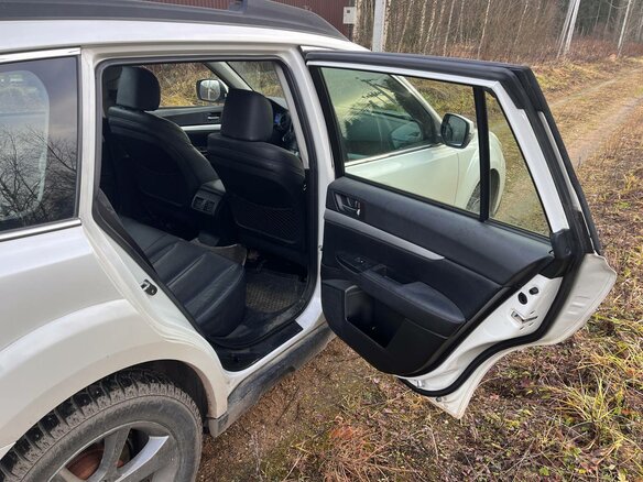 2013 Subaru Outback IV Рестайлинг, белый, 1500000 рублей - вид 21