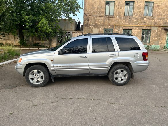 2004 Jeep Grand Cherokee II (WJ), серебристый, 830000 рублей - вид 3