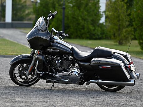 2021 Harley-Davidson Street Glide, серый, 1600000 рублей, вид 2