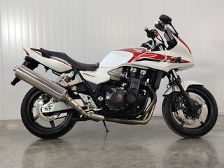 2010 Honda CB 1300, белый, 689000 рублей, вид 1