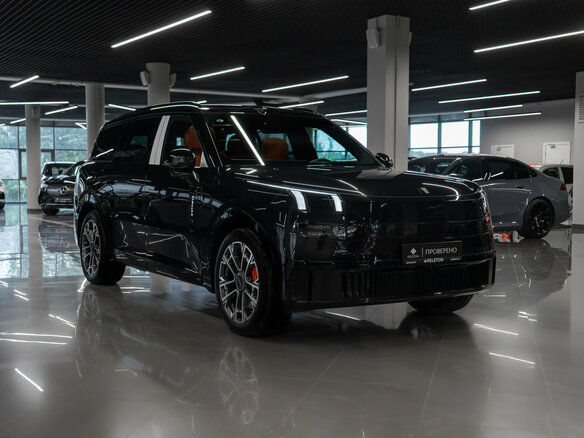 2025 Lynk & Co 900, чёрный - вид 1