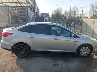2016 Ford Focus III Рестайлинг, серебристый, 650000 рублей, вид 2