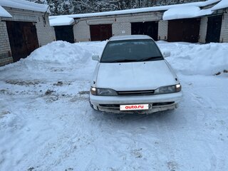 1989 Toyota Carina V (T170), белый, 250000 рублей, вид 1