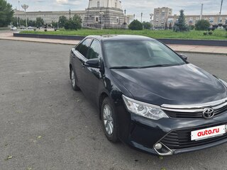 2017 Toyota Camry VII (XV50) Рестайлинг 2, чёрный, 1950000 рублей, вид 1