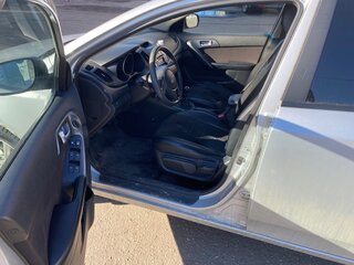 2010 Kia Cerato 5-speed II, серебристый, 440000 рублей, вид 5