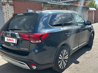2020 Mitsubishi Outlander III Рестайлинг 3, синий, 1880000 рублей, вид 5