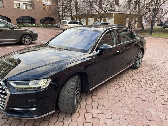 2018 Audi A8 55 TFSI IV (D5), чёрный, 4490000 рублей - вид 1