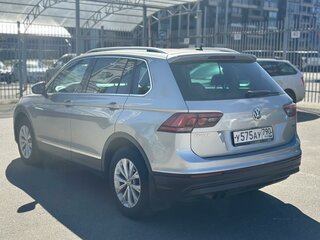 2017 Volkswagen Tiguan II, серебристый, 2169000 рублей, вид 4