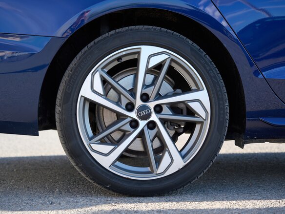 2020 Audi A4 35 TFSI V (B9) Рестайлинг, синий, 3440000 рублей - вид 17