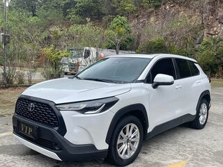 2023 Toyota Corolla Cross I, белый, 1790000 рублей, вид 1