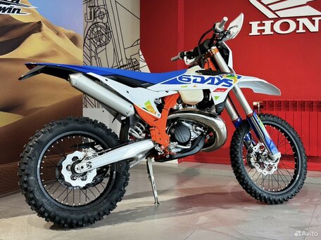 2026 KTM 300 EXC, оранжевый, 1450000 рублей, вид 4