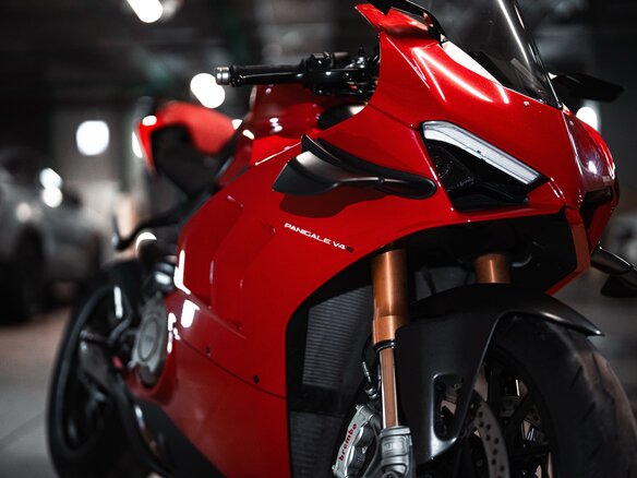 2021 Ducati Panigale V4, красный, 2210000 рублей - вид 4