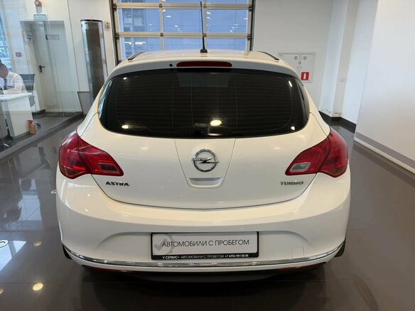 2013 Opel Astra J Рестайлинг, белый, 569000 рублей - вид 5