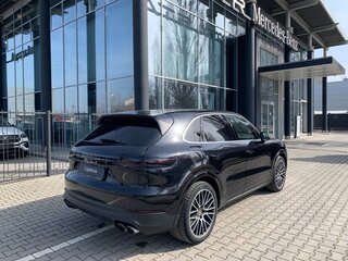 2019 Porsche Cayenne III, чёрный, 4990000 рублей, вид 3