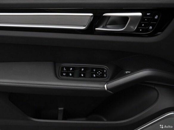 2020 Porsche Cayenne Turbo S E-Hybrid III, серый, 11500000 рублей - вид 9