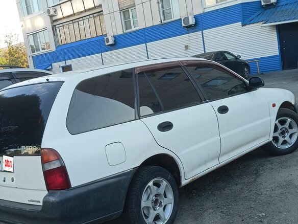 2001 Mitsubishi Libero I Рестайлинг, белый, 185000 рублей - вид 5