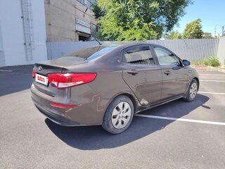 2015 Kia Rio III Рестайлинг, коричневый, 810000 рублей, вид 4