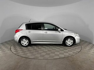 2010 Nissan Tiida I Рестайлинг, серебристый, 400600 рублей, вид 4