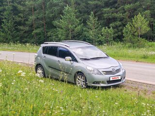 2011 Toyota Verso I, серый, 1150000 рублей, вид 2