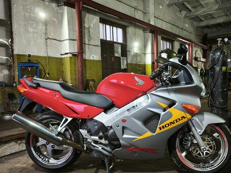 1999 Honda VFR 800, красный, 460000 рублей, вид 5