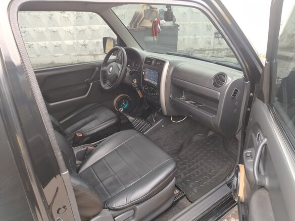 2010 Suzuki Jimny III Рестайлинг 1, чёрный, 1100000 рублей - вид 5