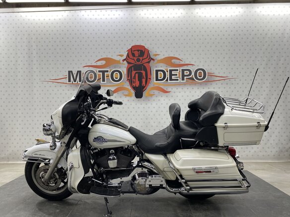 2005 Harley-Davidson Electra Glide, белый, 619000 рублей - вид 1