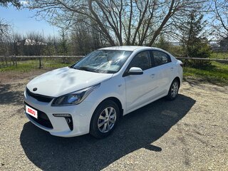 2020 Kia Rio IV, белый, 1880000 рублей, вид 2