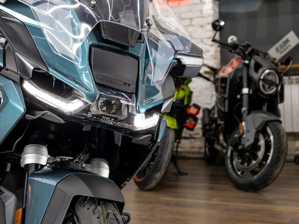 2026 BMW R 1300 RT, чёрный, 3490000 рублей - вид 11