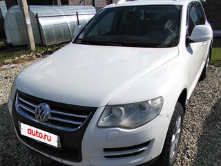 2008 Volkswagen Touareg I Рестайлинг, белый, 987000 рублей, вид 1