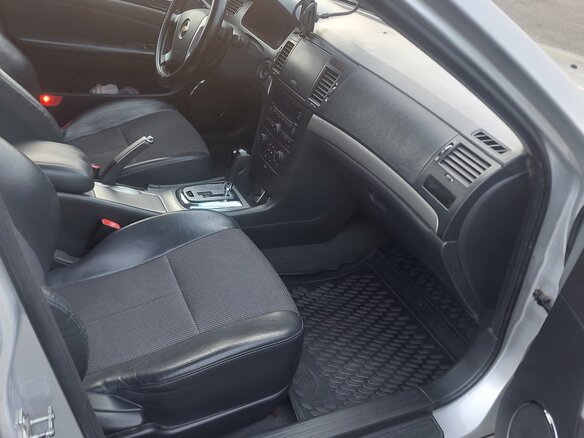 2011 Chevrolet Epica V250 Рестайлинг, серебристый, 700000 рублей - вид 9