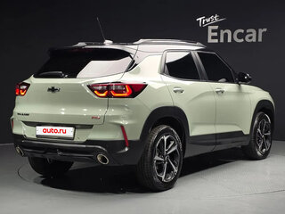 2023 Chevrolet TrailBlazer III Рестайлинг, зелёный, 1870000 рублей, вид 2
