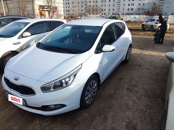 2013 Kia Ceed II, белый, 950000 рублей - вид 6