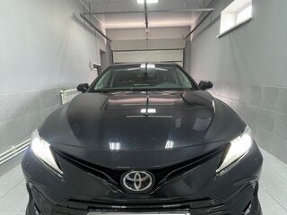 2021 Toyota Camry VIII (XV70) Рестайлинг, чёрный, 2650000 рублей, вид 2