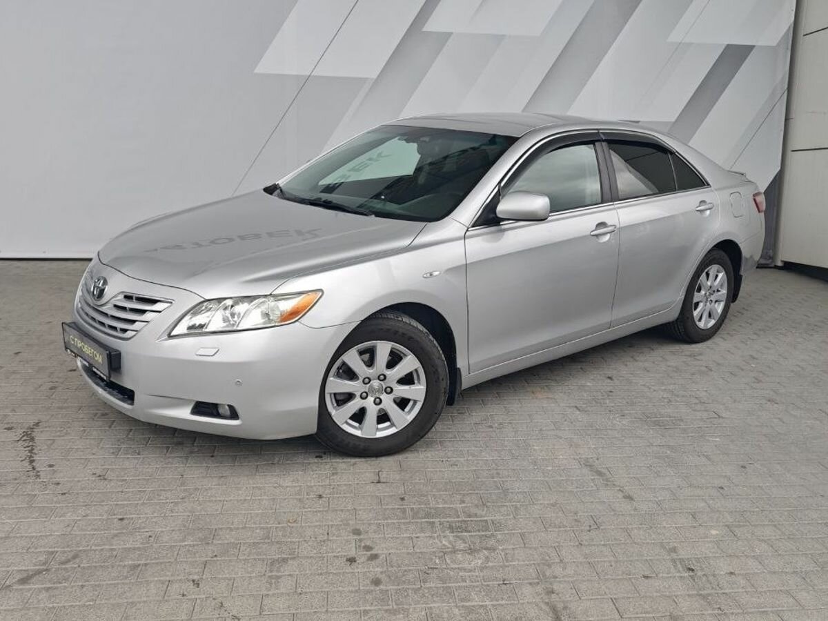 Открыть фотографии: Toyota Camry VI (XV40)