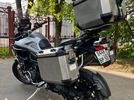2023 Triumph Tiger 1200, серебристый, 1395000 рублей, вид 3
